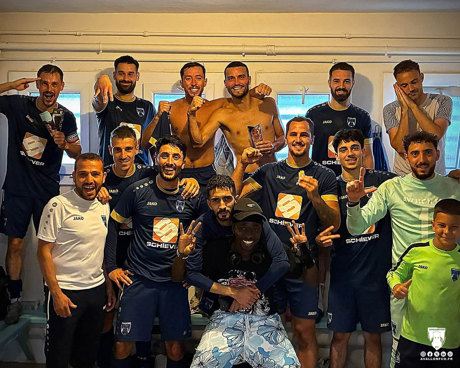 Les Seniors A célèbrent leur victoire